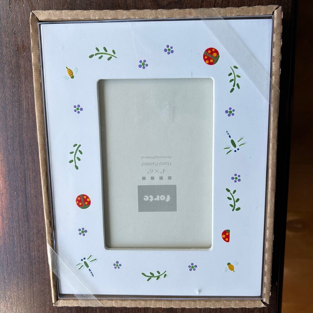 New white frame hand-painted 4"x6"  forte photo frame insects and flowers